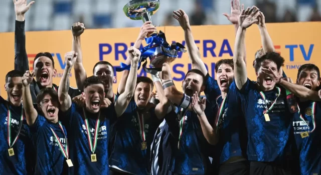 L’Inter saluta e ringrazia Cristian Chivu: “Lascia dopo trionfi in campo ed in panchina”