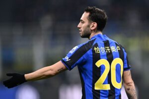 Inter: gli assalti delle squadre estere per Calhanoglu non sono finiti, pronta una nuova offerta