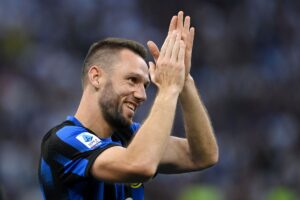 De Vrij può lasciare l’Inter ma restare in Serie A: i dettagli