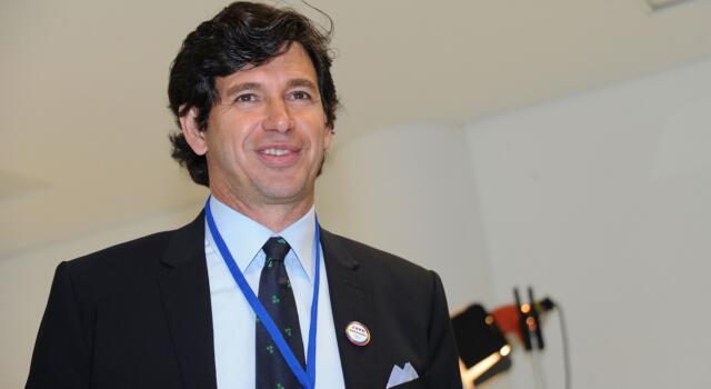 Milan, Albertini gioca in anticipo Milan-Juventus e punge la dirigenza rossonera